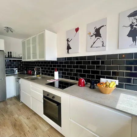 Sunrise Terrace Apartment *